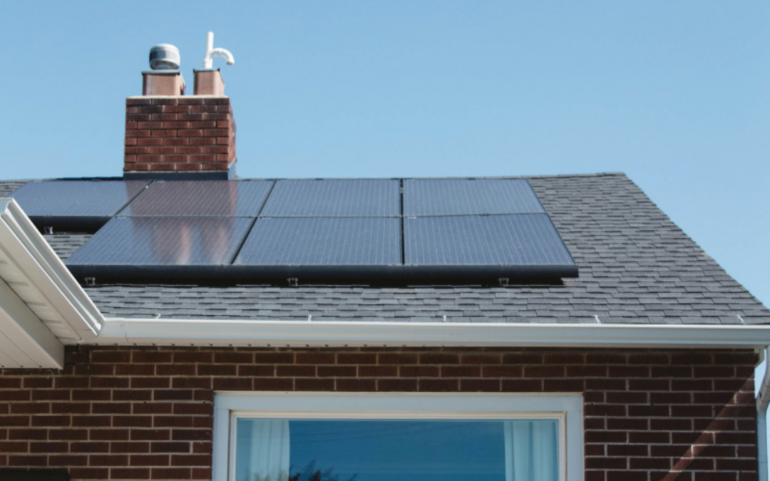 Panneaux photovoltaïques et pompe à chaleur en Dordogne : le duo qui change vraiment la facture.